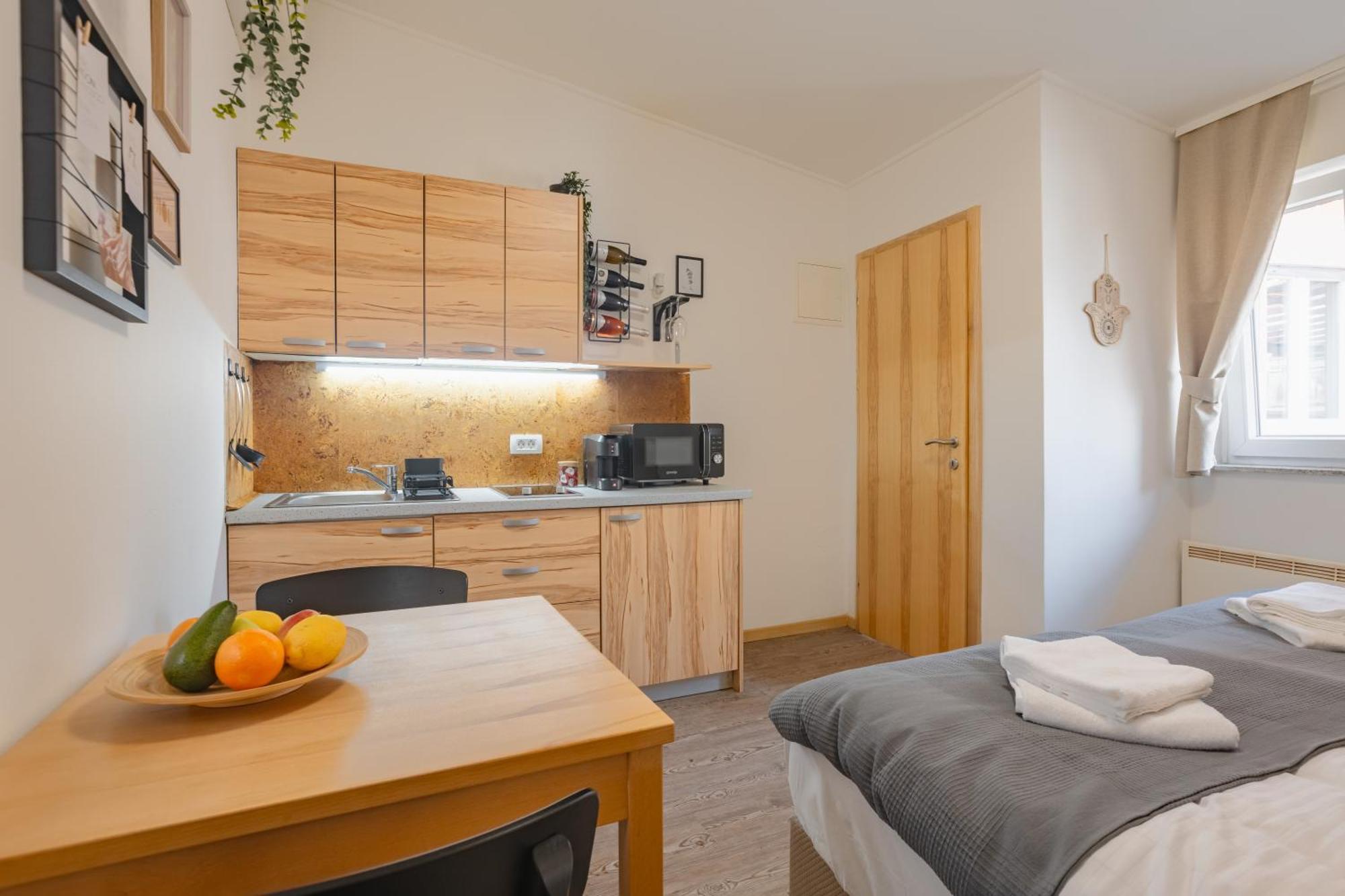 Vila Klara Apartments ลูบลิยานา ภายนอก รูปภาพ